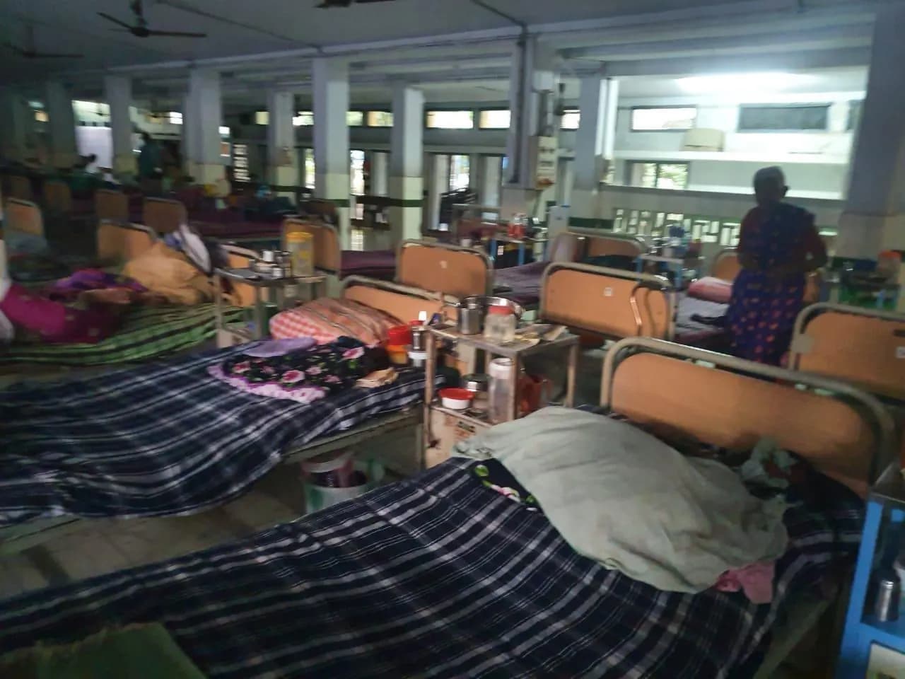 Ergonomic reclining hospital beds